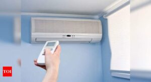 Set the ambient temperature, ventilation, and air conditioning.